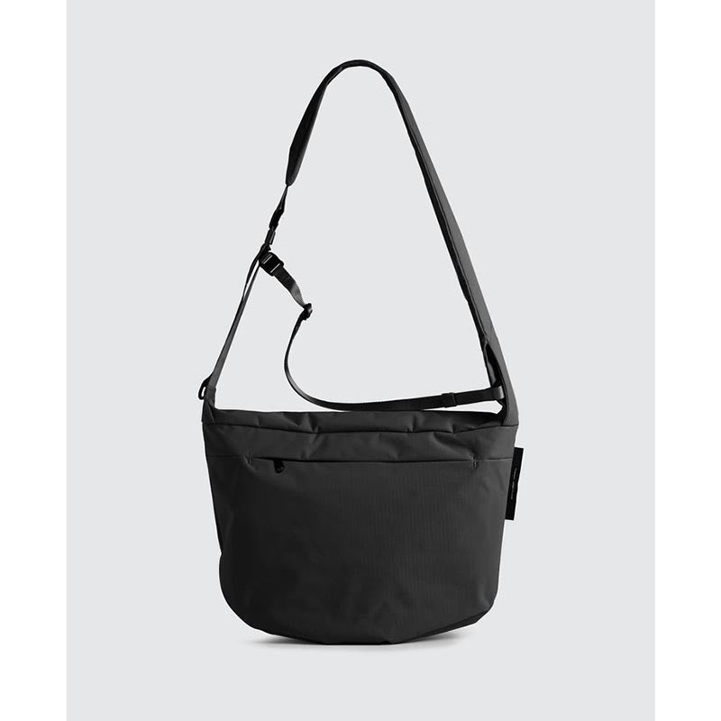 Bitplay Essential 6.5L Messenger Bag, Black