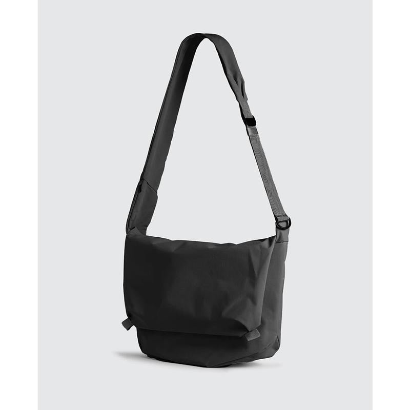 Bitplay Essential 6.5L Messenger Bag, Black