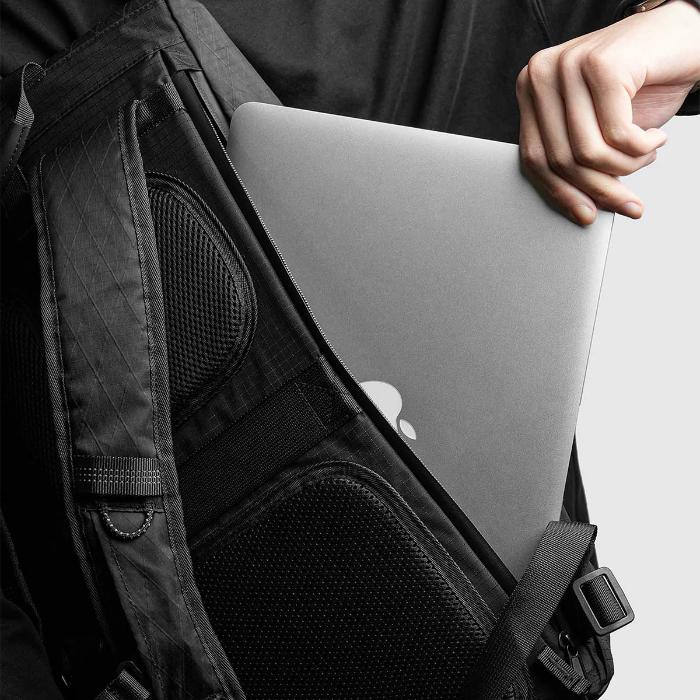 Shop and buy Bitplay Black Series Backpack 28L| Casefactorie® online with great deals and sales prices with fast and safe shipping. Casefactorie is the largest Singapore official authorised retailer for the largest collection of mobile premium accessories.