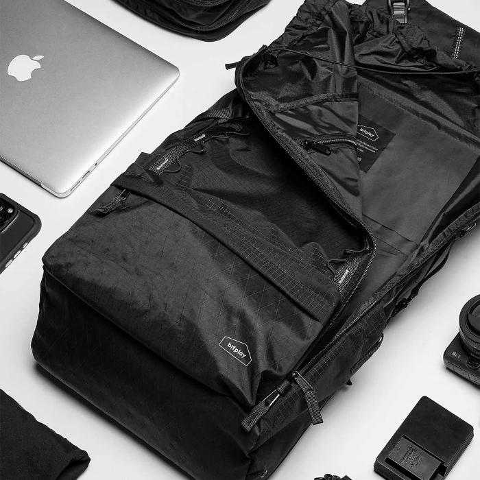 Shop and buy Bitplay Black Series Backpack 28L| Casefactorie® online with great deals and sales prices with fast and safe shipping. Casefactorie is the largest Singapore official authorised retailer for the largest collection of mobile premium accessories.