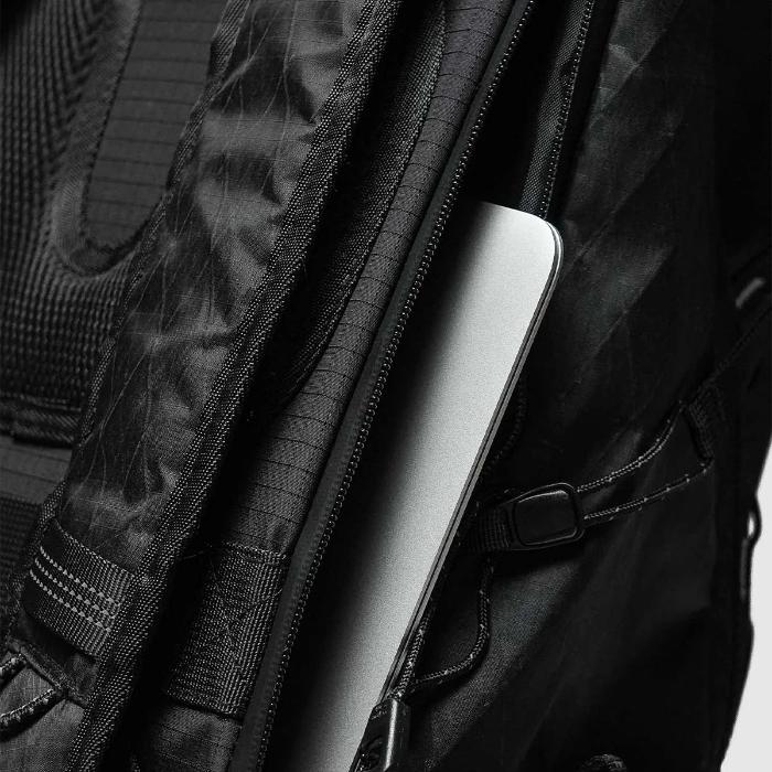 Shop and buy Bitplay Black Series Backpack 28L| Casefactorie® online with great deals and sales prices with fast and safe shipping. Casefactorie is the largest Singapore official authorised retailer for the largest collection of mobile premium accessories.