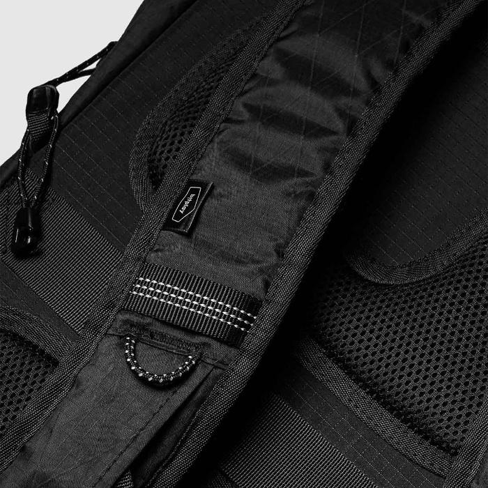 Shop and buy Bitplay Black Series Backpack 28L| Casefactorie® online with great deals and sales prices with fast and safe shipping. Casefactorie is the largest Singapore official authorised retailer for the largest collection of mobile premium accessories.