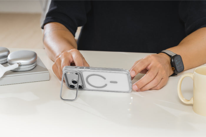 SwitchEasy LenStand M Protective Case for iPhone 17 6.3" (2025)