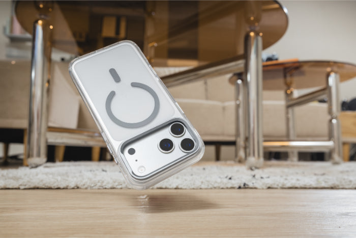 SwitchEasy LenStand M Protective Case for iPhone 17 6.3" (2025)