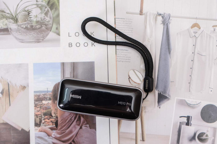 MIIIW M310 Pro 45W 10000mAh Digital Display Fast Charging Power Bank with Built-in Cable