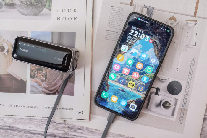 MIIIW M310 Pro 45W 10000mAh Digital Display Fast Charging Power Bank with Built-in Cable