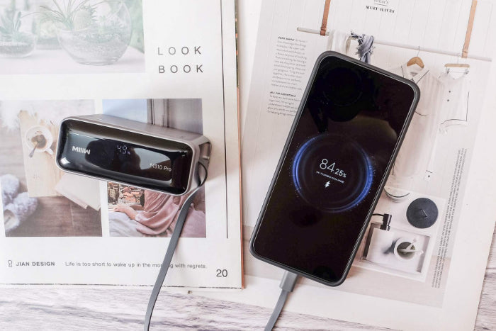 MIIIW M310 Pro 45W 10000mAh Digital Display Fast Charging Power Bank with Built-in Cable