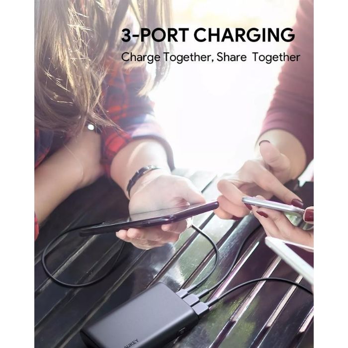 Shop and buy Aukey PB-Y40S Sprint Go 15000mAh 3-Port Power Bank with 35W PD Super Fast Charging Quick Charge 3.0| Casefactorie® online with great deals and sales prices with fast and safe shipping. Casefactorie is the largest Singapore official authorised retailer for the largest collection of mobile premium accessories.