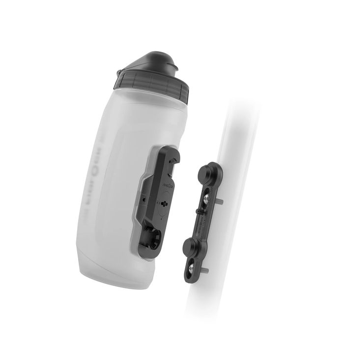 Shop and buy FIDLOCK TWIST Bottle 590 Dishwasher-safe BPA-free 590ml volume Uni Base Bike Base Single Bottle| Casefactorie® online with great deals and sales prices with fast and safe shipping. Casefactorie is the largest Singapore official authorised retailer for the largest collection of mobile premium accessories.