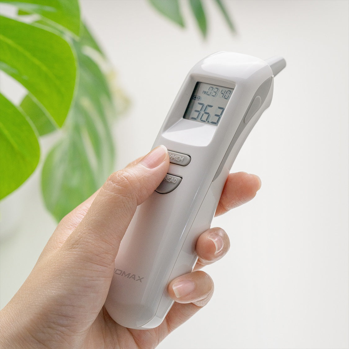 Shop and buy Momax 1-Health Pro 2 in 1 Forehead/Ear Infrared Sensor Thermometer 1-Second Detection (ISO Certified) | Casefactorie® online with great deals and sales prices with fast and safe shipping. Casefactorie is the largest Singapore official authorised retailer for the largest collection of mobile premium accessories.