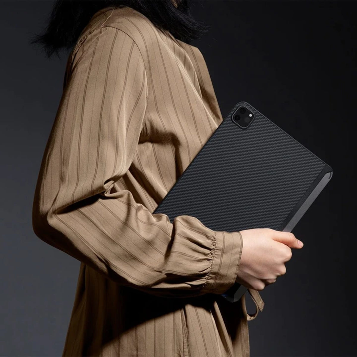 Shop and buy Pitaka Aramid Fiber MagEZ Case 2 for iPad Pro 12.9" (2021/2022) Designed for Apple Magic Keyboard| Casefactorie® online with great deals and sales prices with fast and safe shipping. Casefactorie is the largest Singapore official authorised retailer for the largest collection of mobile premium accessories.