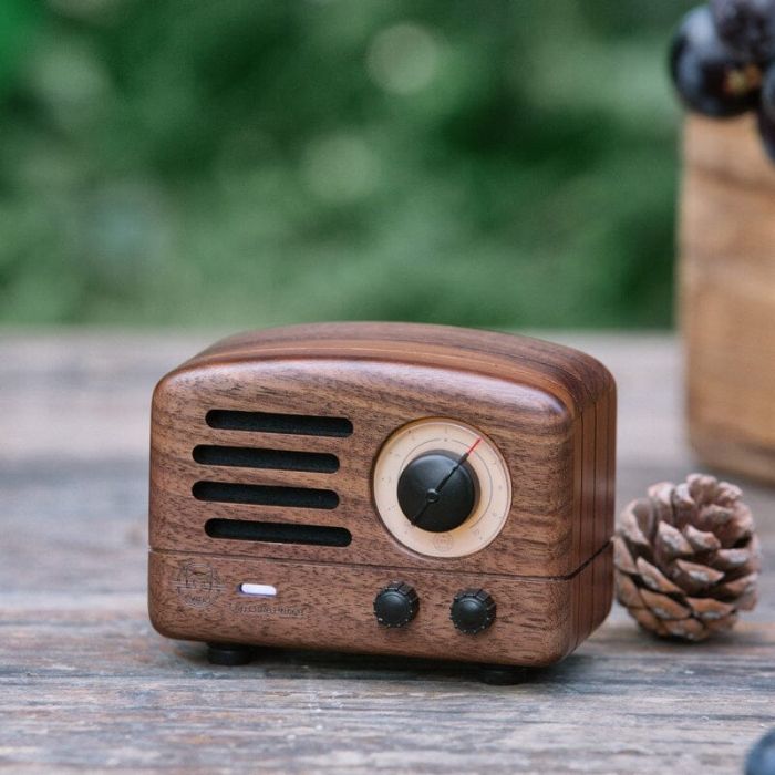 Shop and buy Muzen OTR Wood FM Radio Bluetooth Speaker 10-Hour Playtime Superior Sound Quality Loud Volume| Casefactorie® online with great deals and sales prices with fast and safe shipping. Casefactorie is the largest Singapore official authorised retailer for the largest collection of mobile premium accessories.